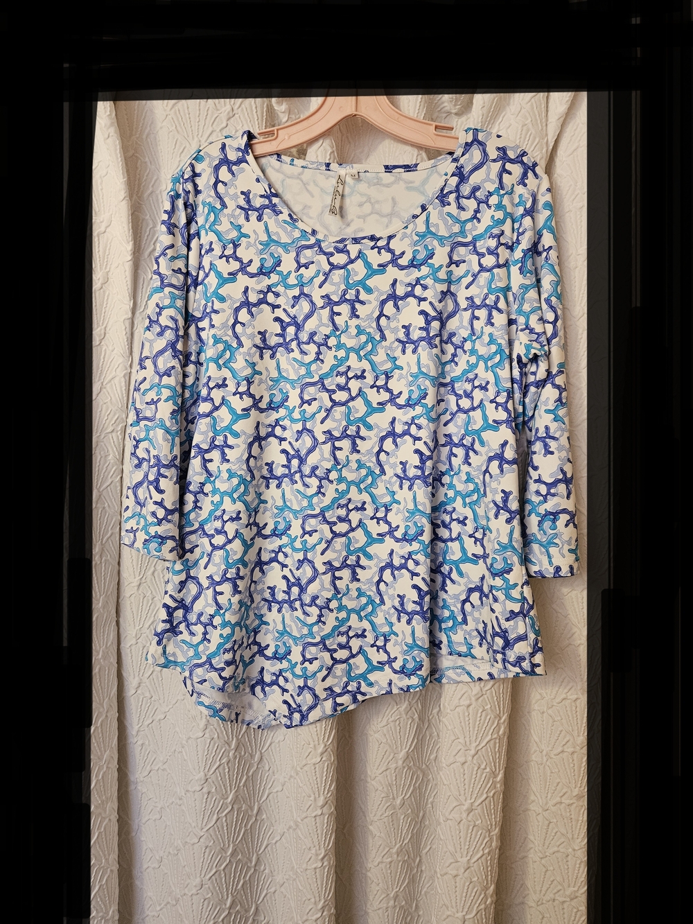 Women’s Blue & White Printed Scoop Neck Top